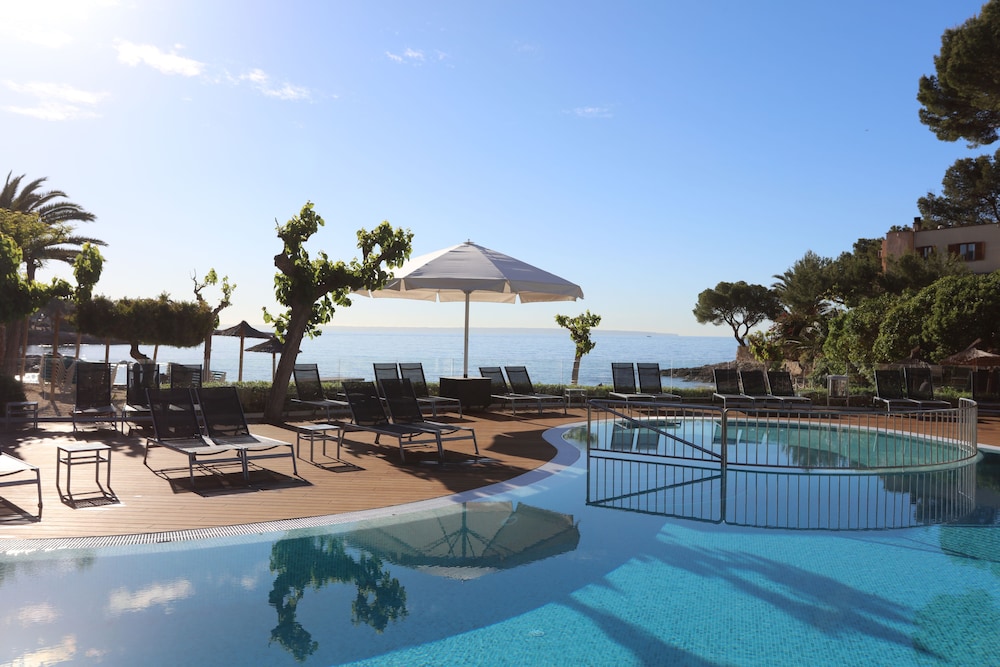 Hotel Son Caliu Spa Oasis — Swimming pool in Palma Nova, Balearic Islands