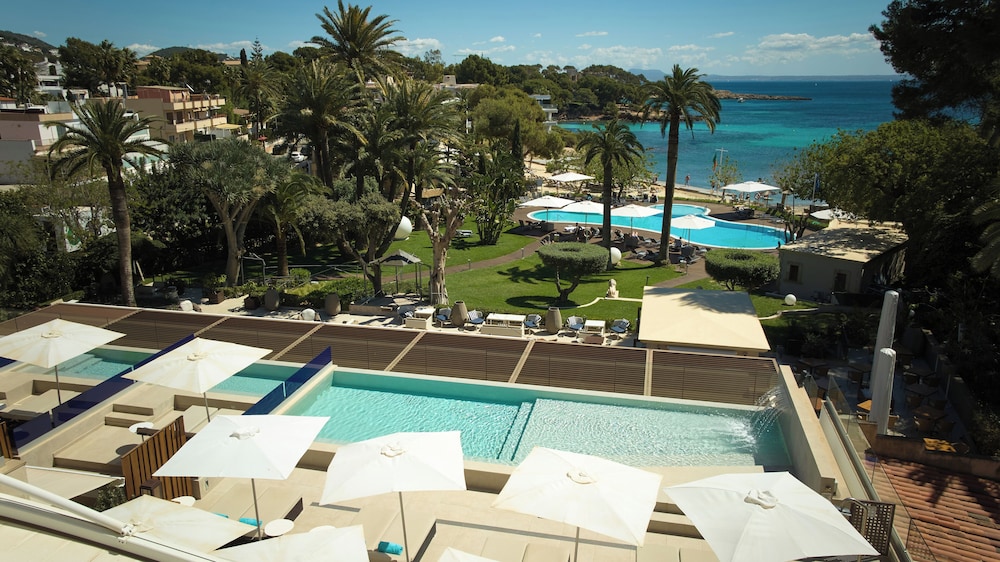 Hotel Son Caliu Spa Oasis — Swimming pool in Palma Nova, Balearic Islands