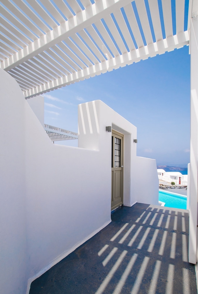 Cape 9 Suites & Villas — Hotel building in Akrotiri, South Aegean