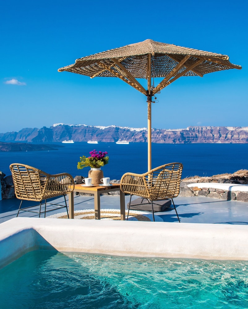 Cape 9 Suites & Villas — Main photo in Akrotiri, South Aegean