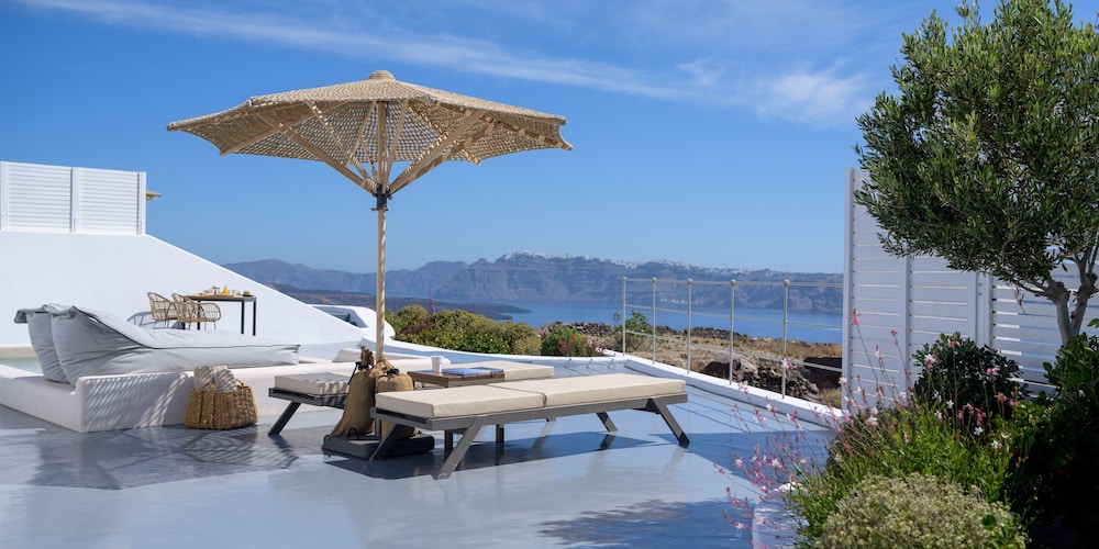 Cape 9 Suites & Villas — Hotel building in Akrotiri, South Aegean