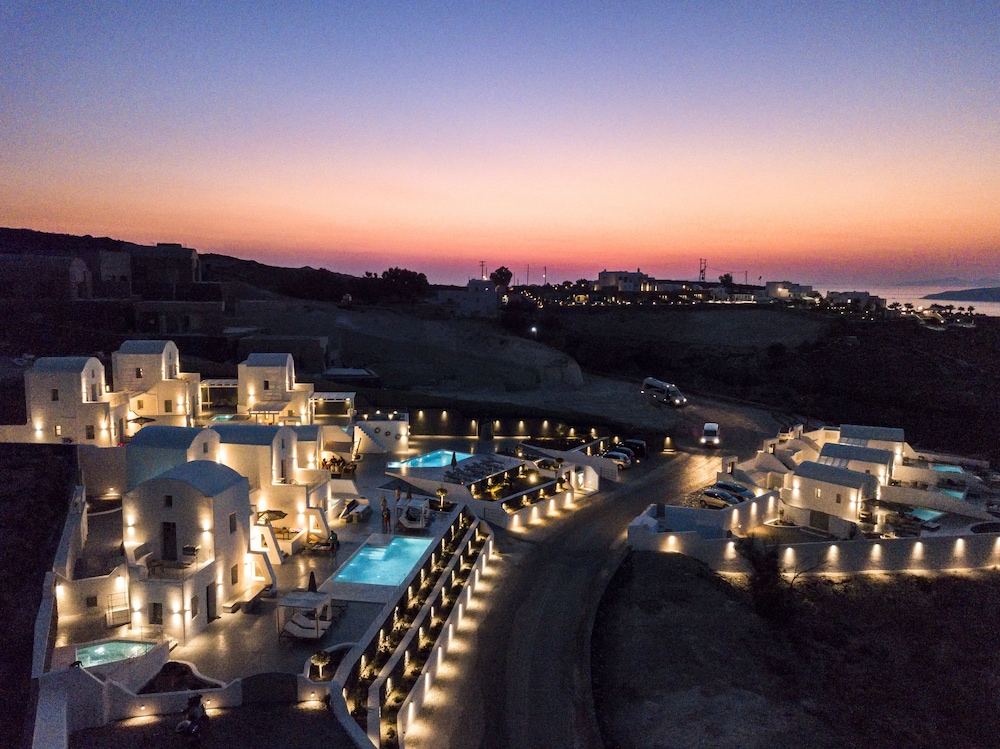 Cape 9 Suites & Villas — Hotel building in Akrotiri, South Aegean