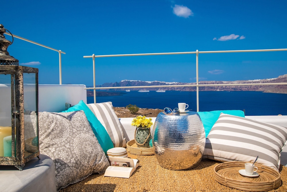 Cape 9 Suites & Villas — Attractions in the area in Akrotiri, South Aegean