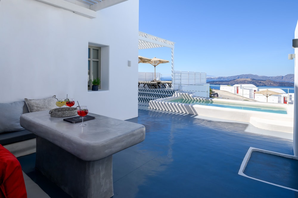 Cape 9 Suites & Villas — Hotel building in Akrotiri, South Aegean