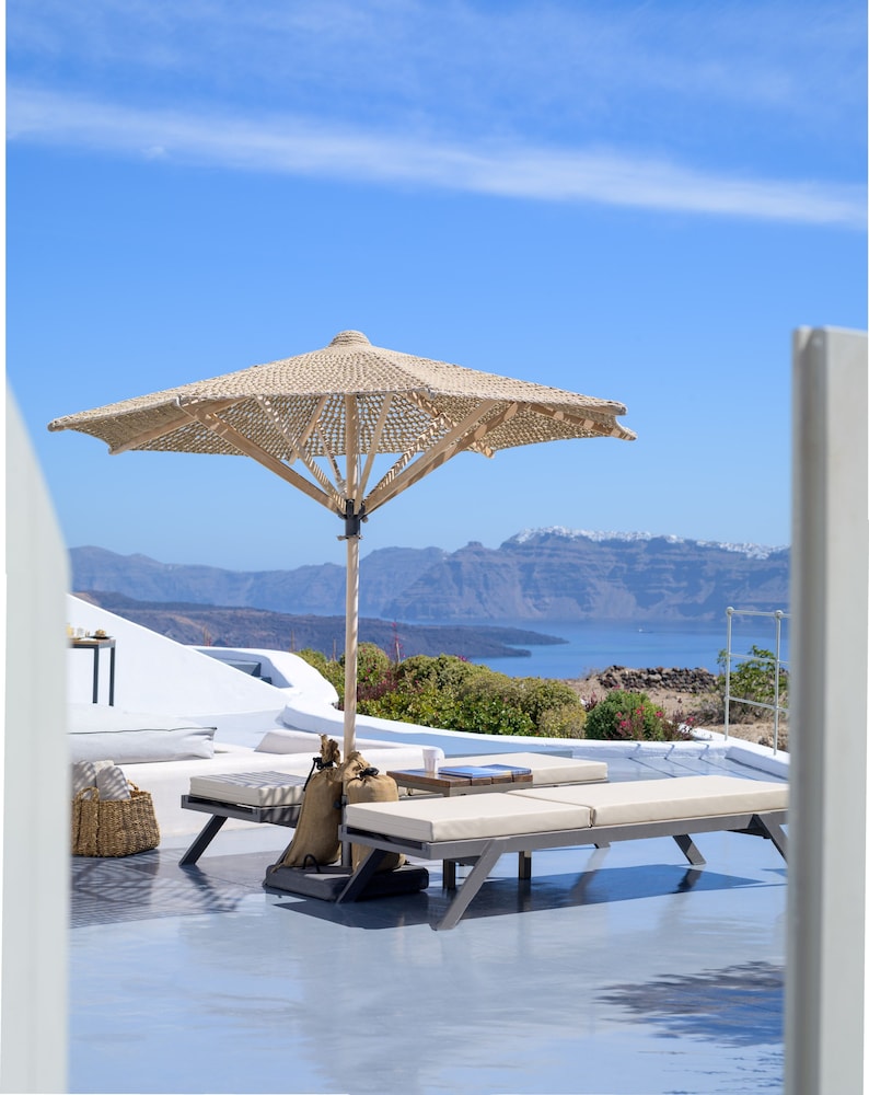 Cape 9 Suites & Villas — Hotel building in Akrotiri, South Aegean