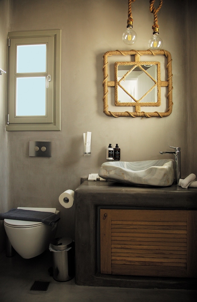 Cape 9 Suites & Villas — Hotel rooms in Akrotiri, South Aegean
