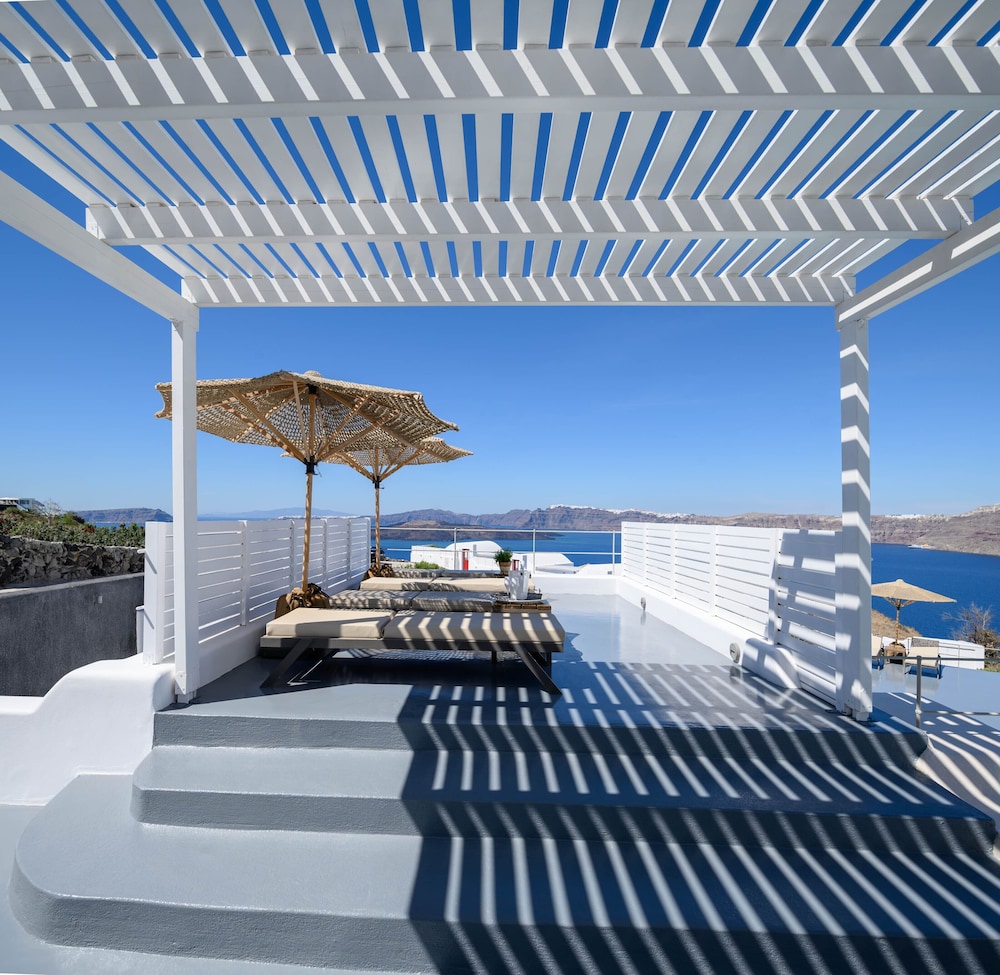 Cape 9 Suites & Villas — Hotel building in Akrotiri, South Aegean