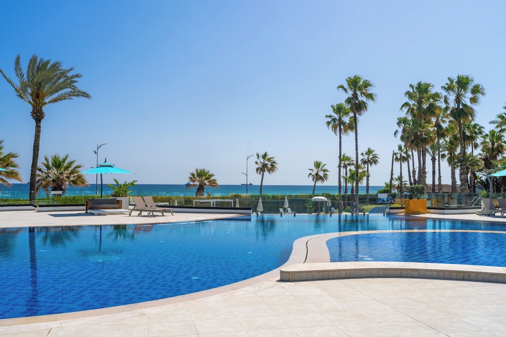 Sousse Pearl Marriott Resort & Spa — Swimming pool in Sousse, Sousse