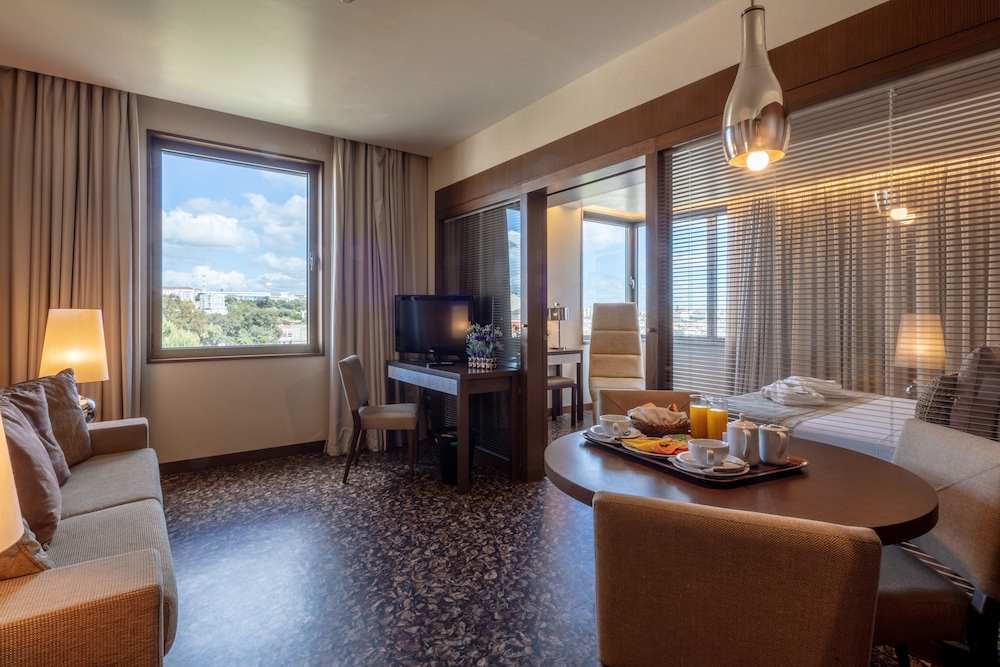 Neya Lisboa Hotel — Hotel rooms in Lisbon, Lisboa