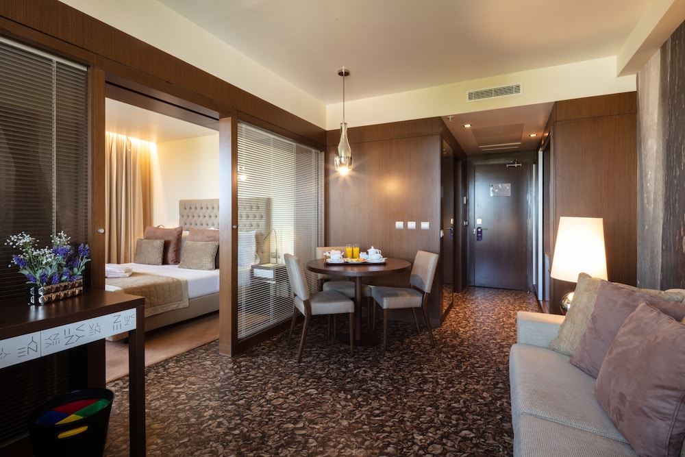 Neya Lisboa Hotel — Hotel rooms in Lisbon, Lisboa