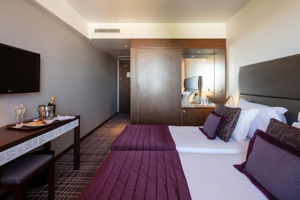 Neya Lisboa Hotel — Hotel rooms in Lisbon, Lisboa