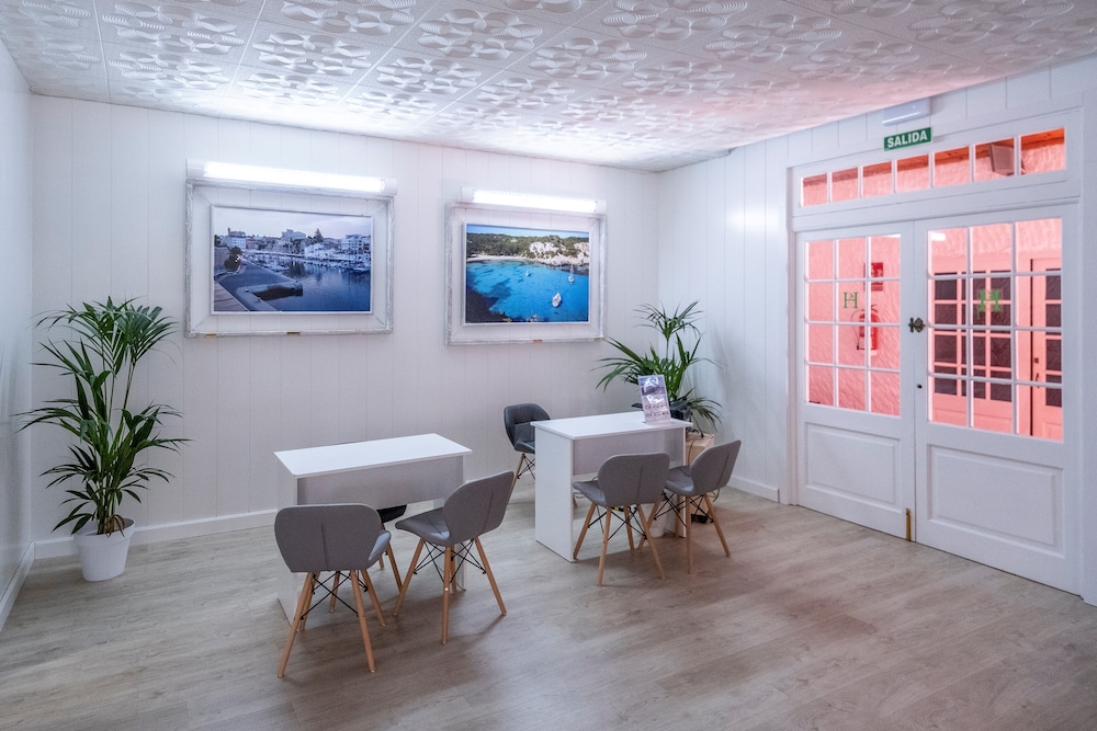 Aparthotel Sol Parc — Hotel building in Son Parc, Balearic Islands