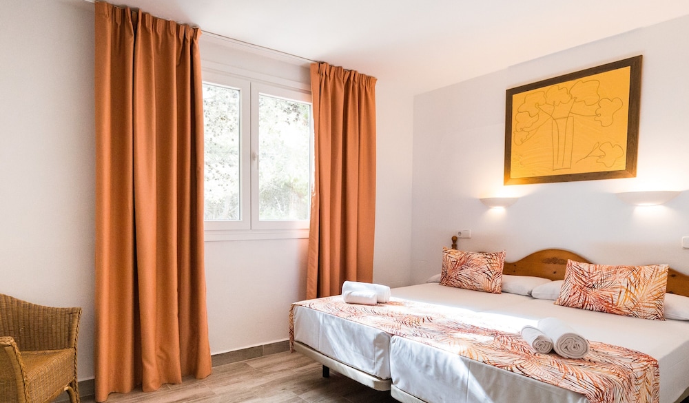 Aparthotel Sol Parc — Hotel rooms in Son Parc, Balearic Islands