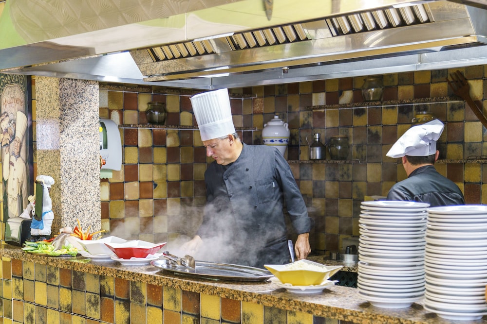 Aparthotel Sol Parc — Restaurant & bars in Son Parc, Balearic Islands