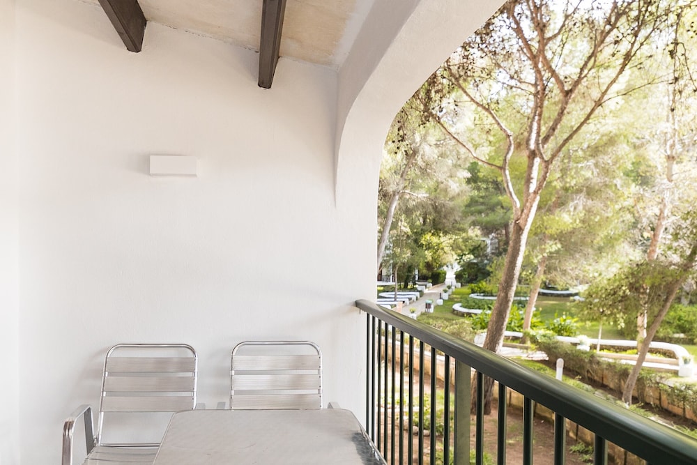 Aparthotel Sol Parc — Hotel rooms in Son Parc, Balearic Islands