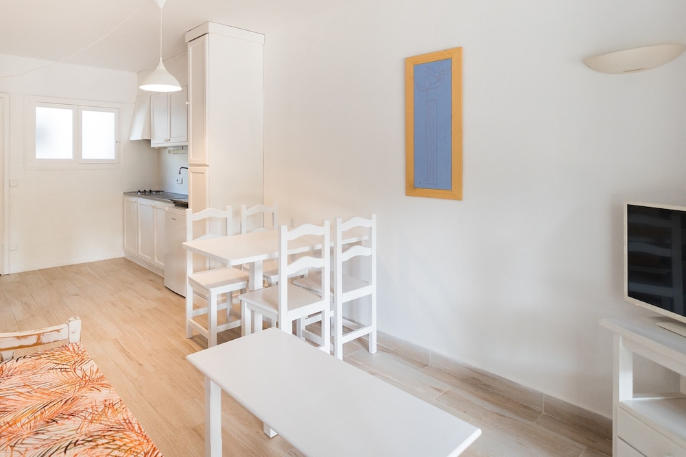 Aparthotel Sol Parc — Hotel rooms in Son Parc, Balearic Islands