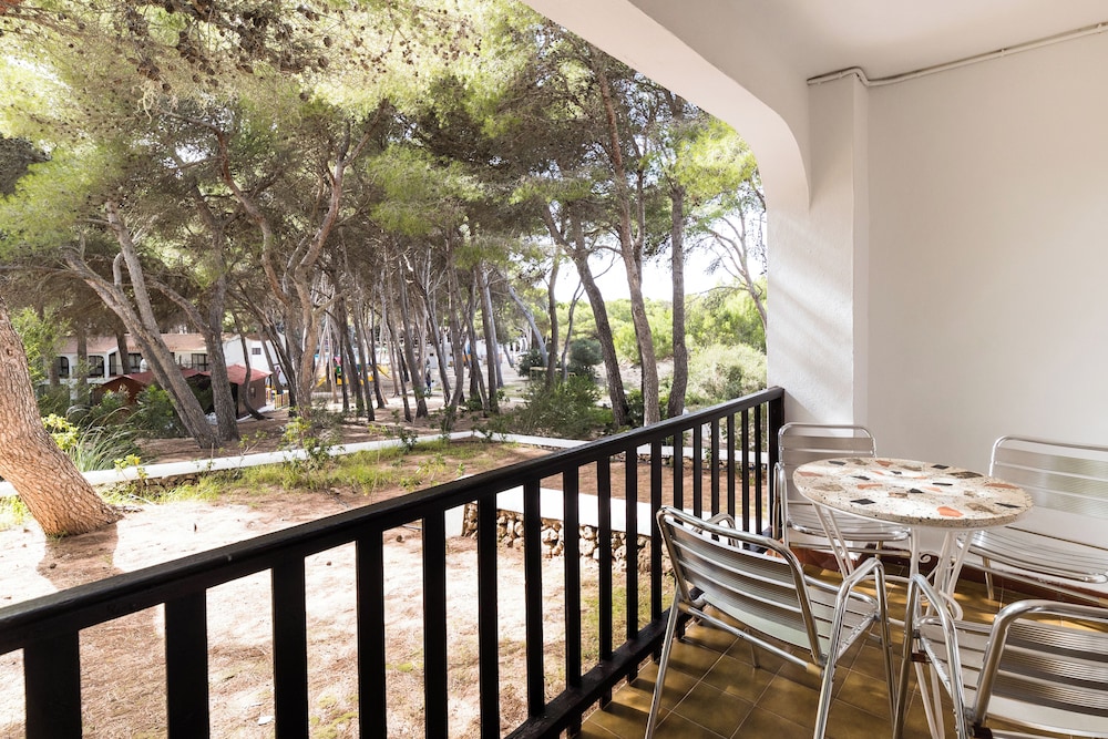 Aparthotel Sol Parc — Hotel building in Son Parc, Balearic Islands