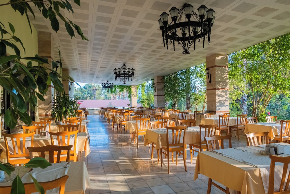 Süral Garden — Restaurant & bars in Side