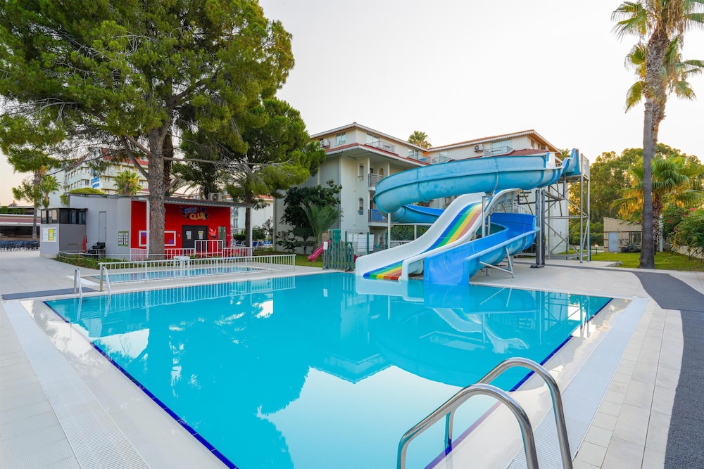 Süral Garden — Swimming pool in Side