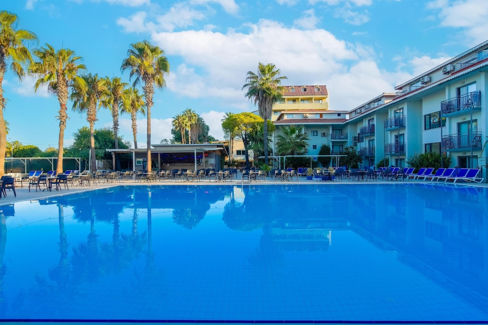 Süral Garden — Swimming pool in Side