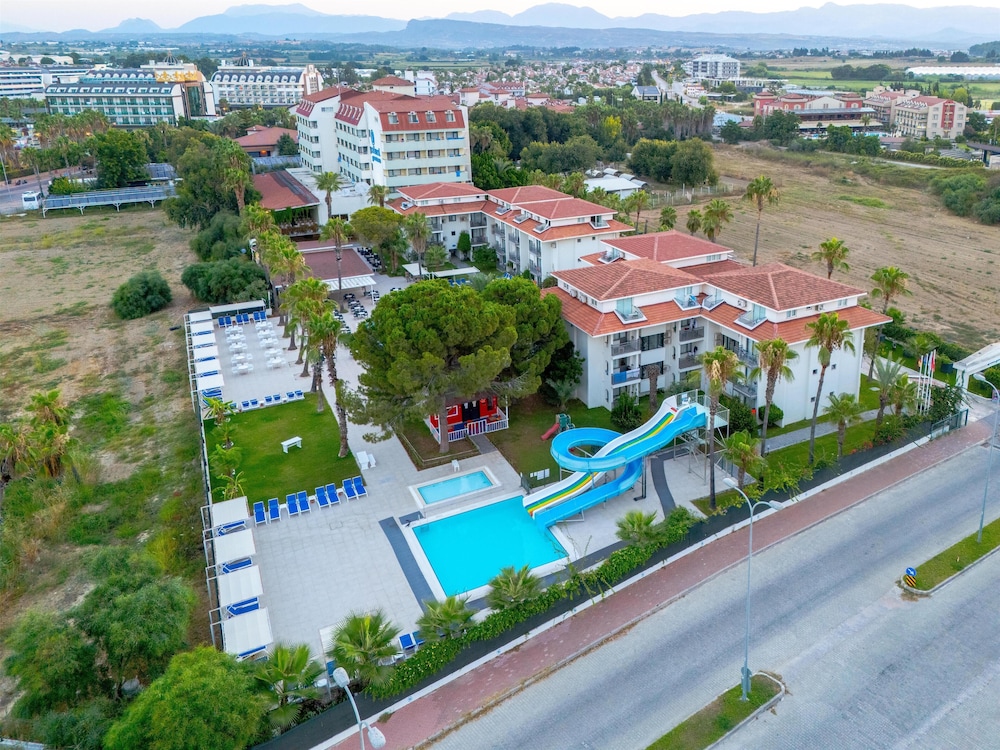 Süral Garden — Swimming pool in Side