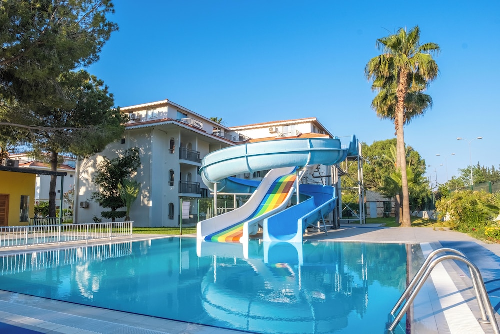 Süral Garden — Swimming pool in Side