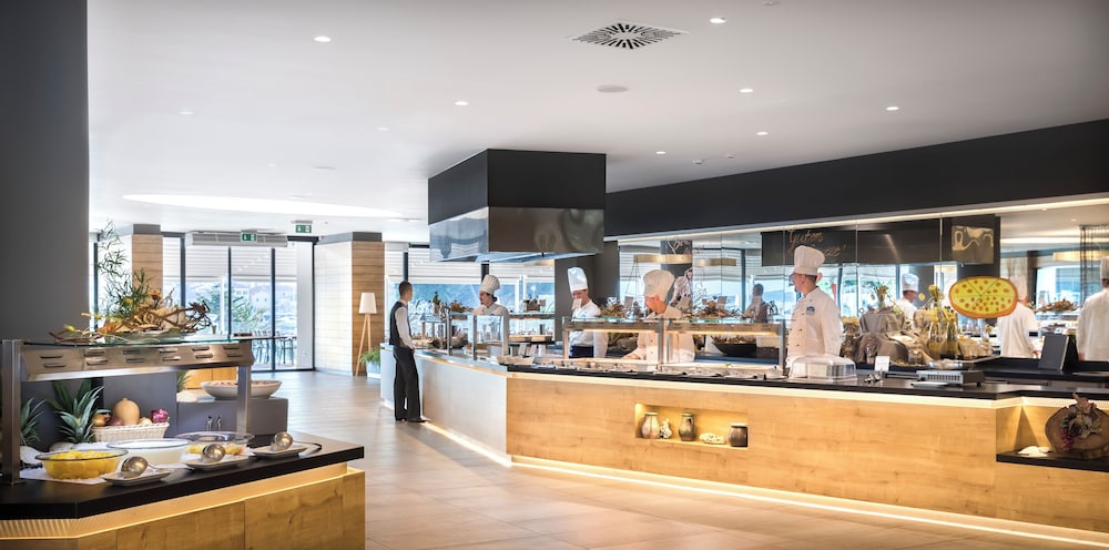 Valamar Padova Hotel — Restaurant & bars in Rab, Primorje-Gorski Kotar