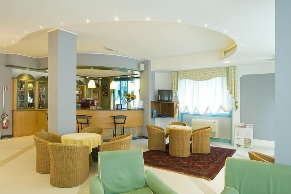Hotel Bolivar — Restaurant & bars in Jesolo, Veneto