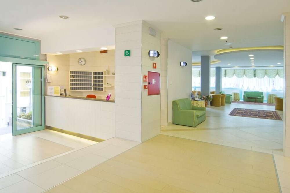 Hotel Bolivar — Hotel building in Jesolo, Veneto