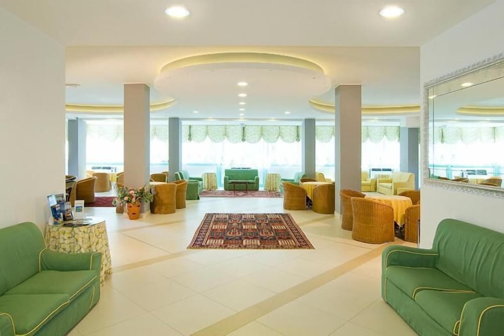 Hotel Bolivar — Restaurant & bars in Jesolo, Veneto