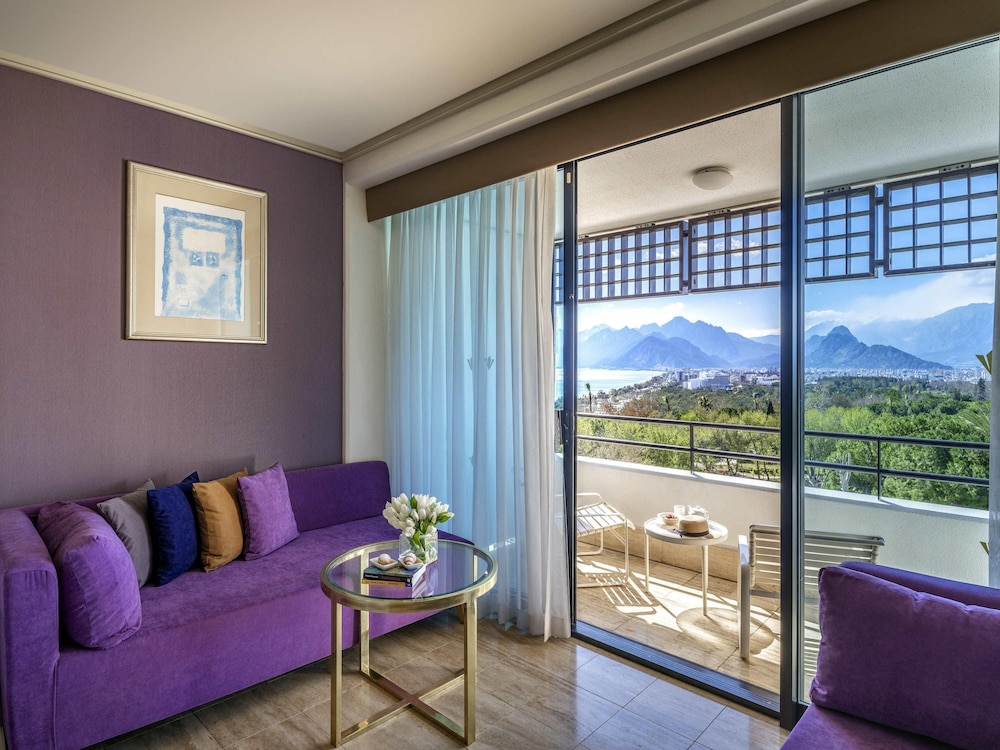 Rixos Downtown Antalya All Inclusive - The Land of Legends Access — Hotel rooms in Antalya