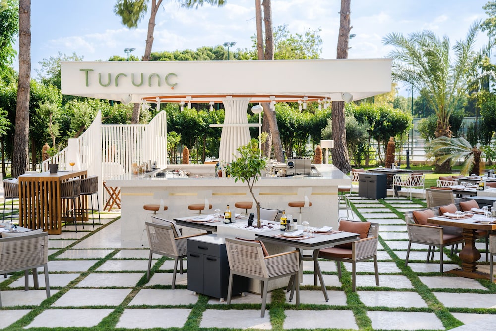 Rixos Downtown Antalya All Inclusive - The Land of Legends Access — Restaurant & bars in Antalya