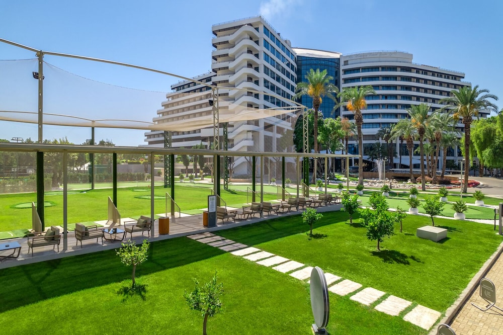 Rixos Downtown Antalya All Inclusive - The Land of Legends Access — Hotel building in Antalya
