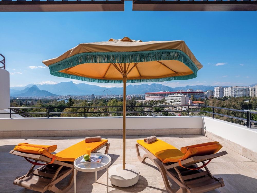 Rixos Downtown Antalya All Inclusive - The Land of Legends Access — Hotel rooms in Antalya