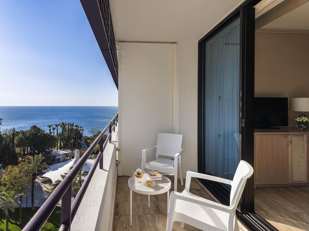 Rixos Downtown Antalya All Inclusive - The Land of Legends Access — Hotel rooms in Antalya