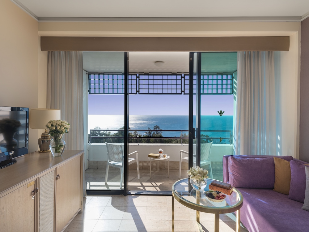 Rixos Downtown Antalya All Inclusive - The Land of Legends Access — Hotel rooms in Antalya