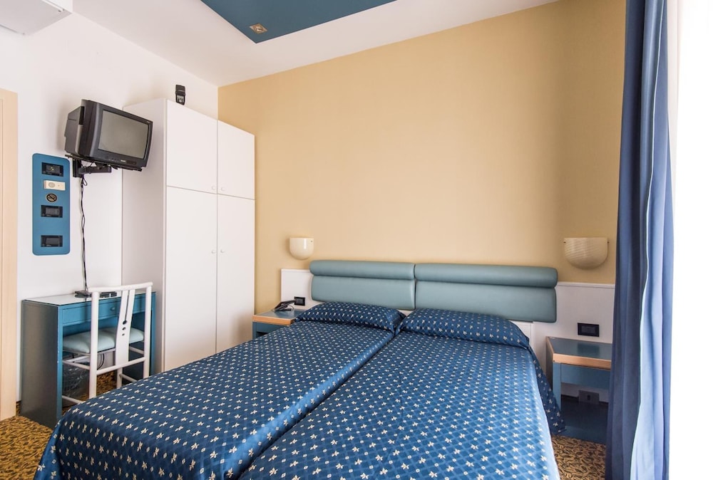 Hotel Christian — Hotel rooms in Jesolo, Veneto