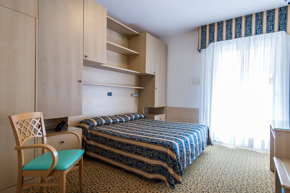 Hotel Christian — Hotel rooms in Jesolo, Veneto