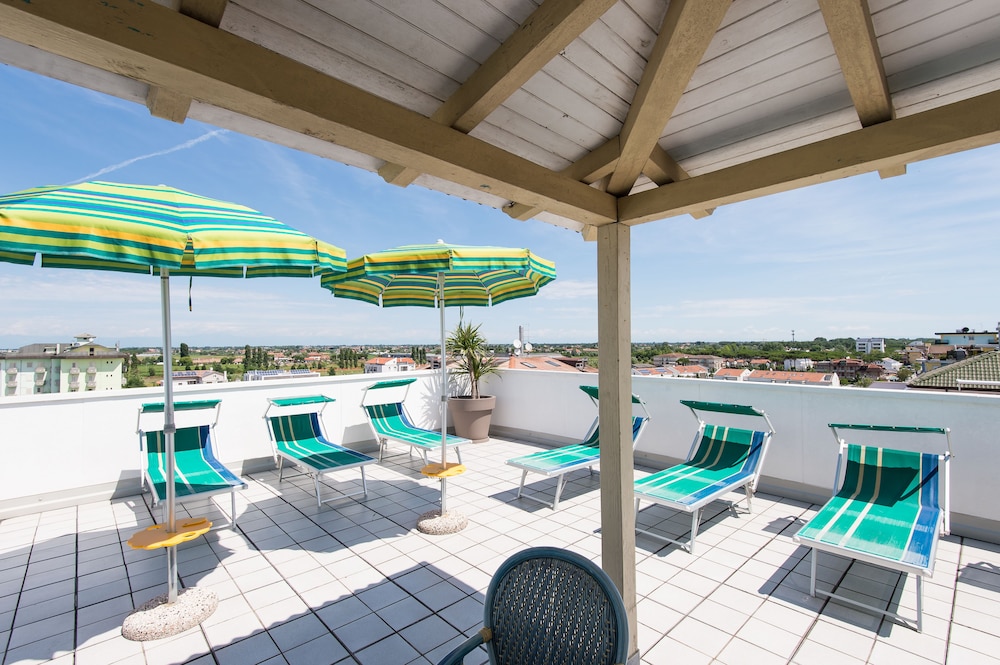 Hotel Christian — Hotel building in Jesolo, Veneto