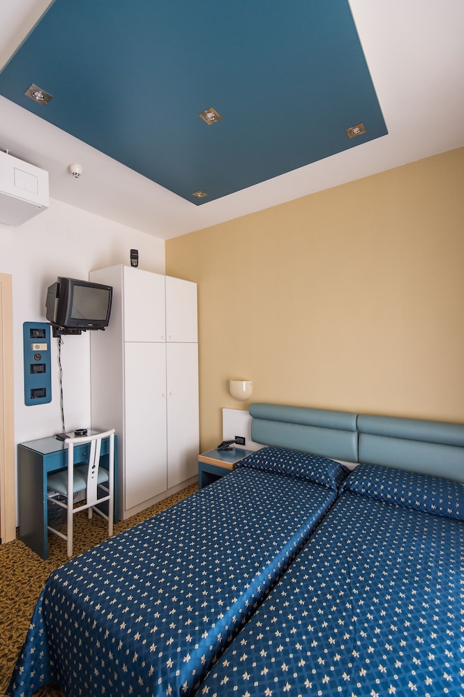 Hotel Christian — Hotel rooms in Jesolo, Veneto