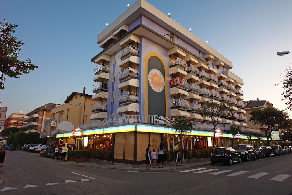 Hotel Christian — Hotel building in Jesolo, Veneto