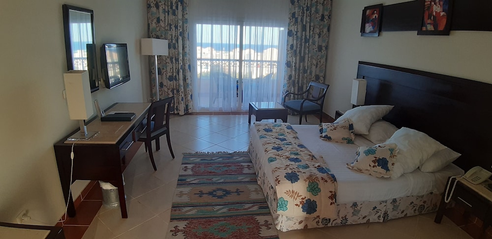 Concorde Moreen Beach Resort & Spa — Hotel rooms in Marsa Alam, Red Sea
