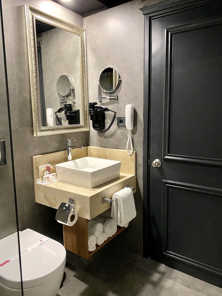 Laur Hotels Experience & Elegance — Hotel rooms in Didim, Aydin