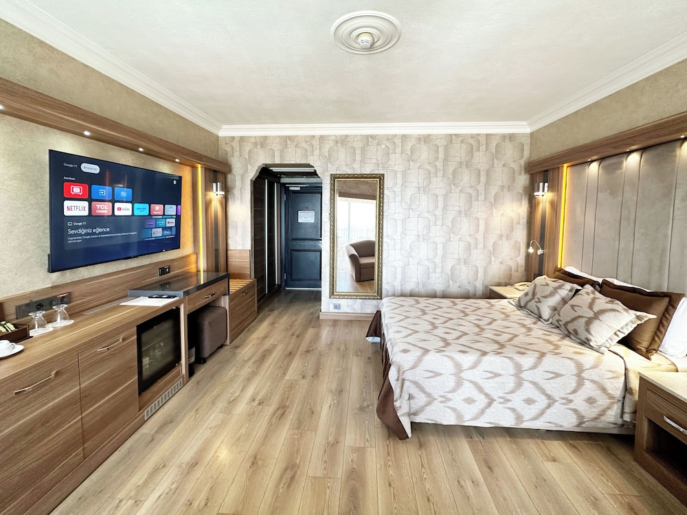 Laur Hotels Experience & Elegance — Hotel rooms in Didim, Aydin