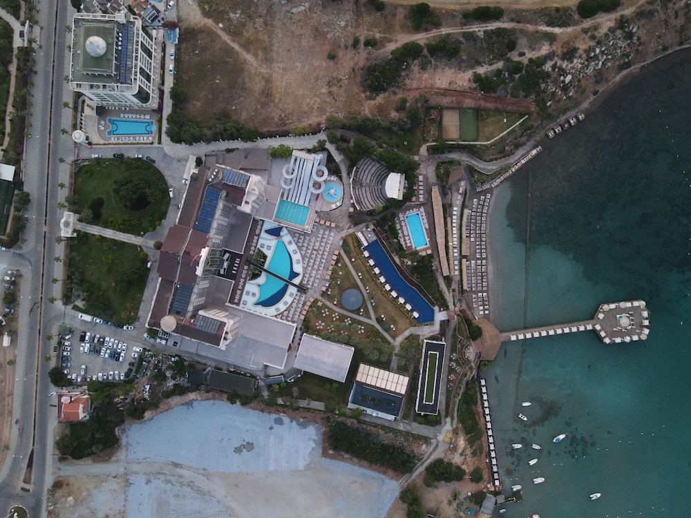 Laur Hotels Experience & Elegance — Hotel building in Didim, Aydin