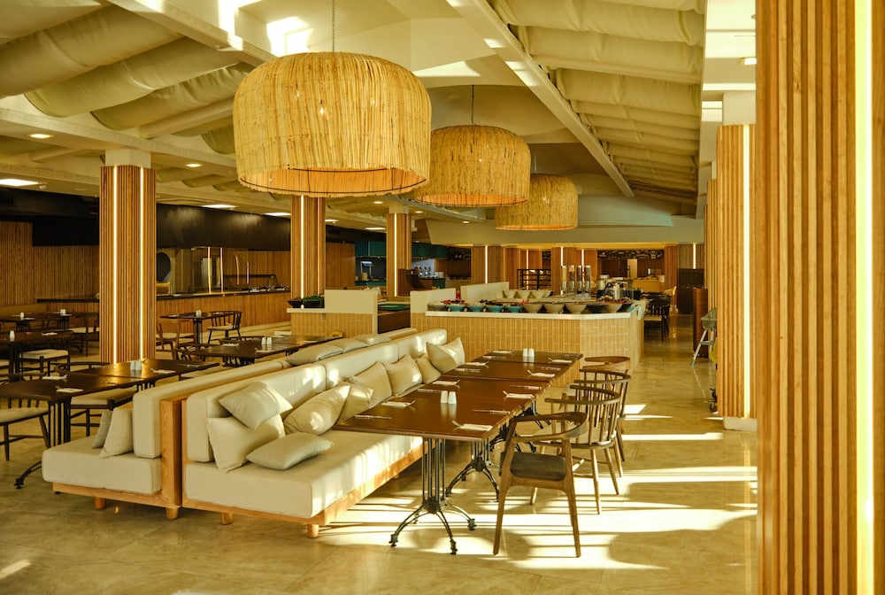Laur Hotels Experience & Elegance — Restaurant & bars in Didim, Aydin