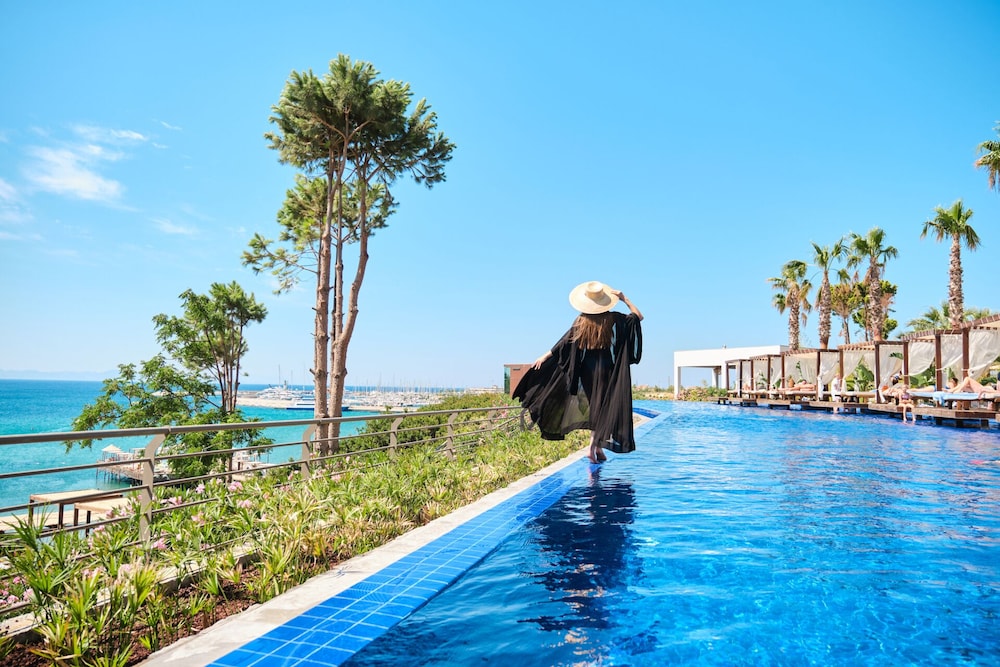 Laur Hotels Experience & Elegance — Swimming pool in Didim, Aydin