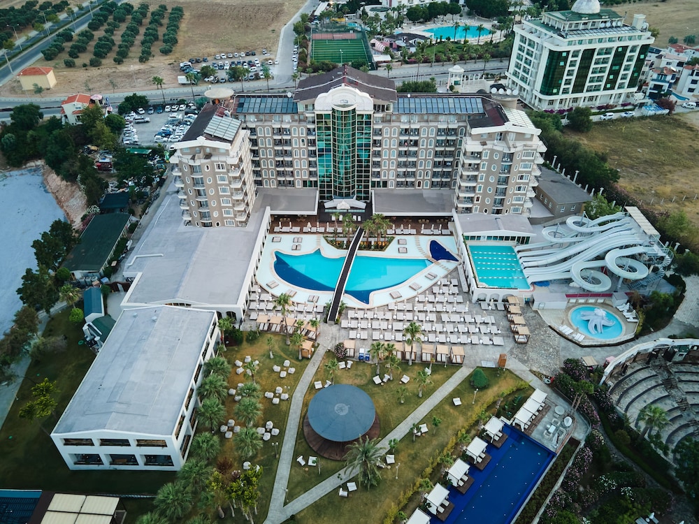 Laur Hotels Experience & Elegance — Swimming pool in Didim, Aydin