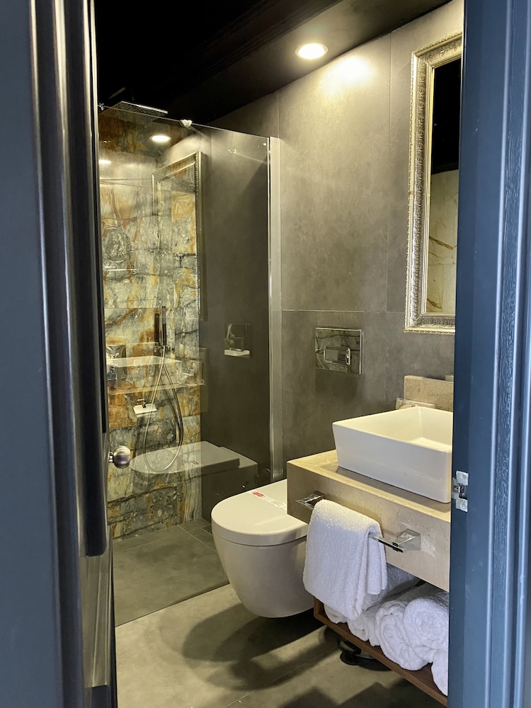Laur Hotels Experience & Elegance — Hotel rooms in Didim, Aydin