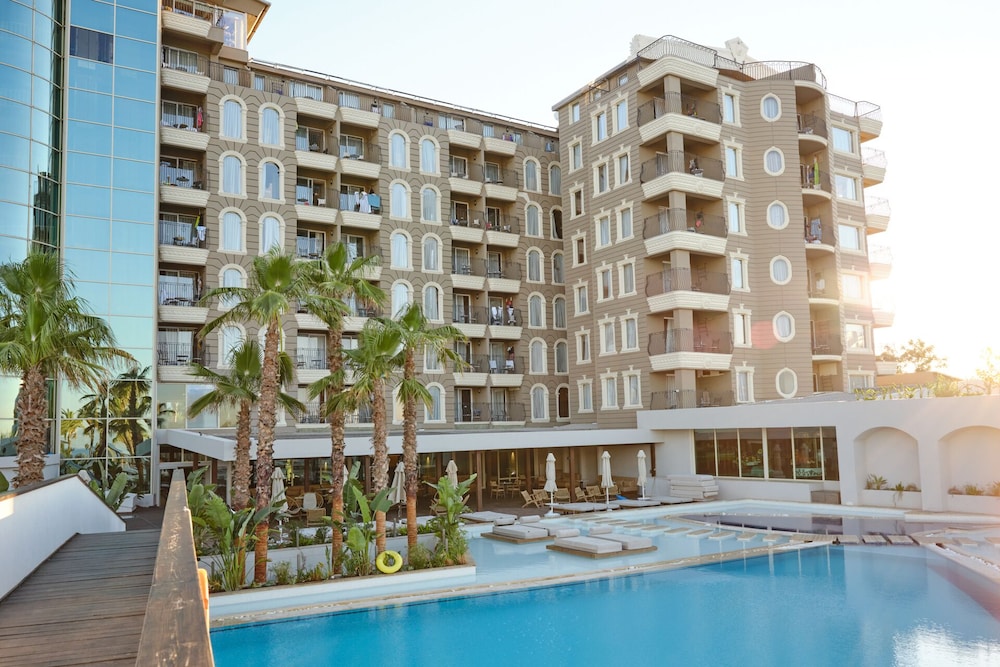 Laur Hotels Experience & Elegance — Hotel building in Didim, Aydin